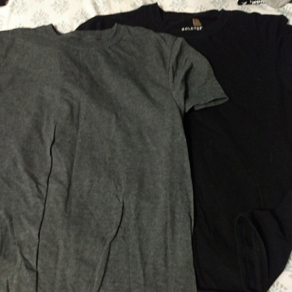 Plain Tee's - Picture 3 of 3